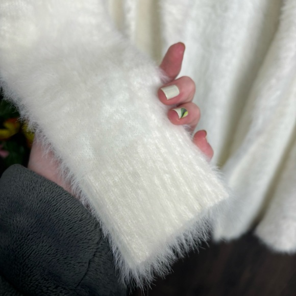Colleen Lopez Cream Fuzzy Open Front Cardigan Size Small - Picture 12 of 13